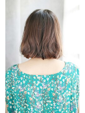 ミラー プラス エヌ(MIRROR+n) 20代30代40代　若見え叶えるシースルーバング【宝塚】