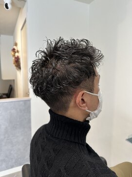 ガーベラ(gerbera) 刈り上げ×パーマスタイル