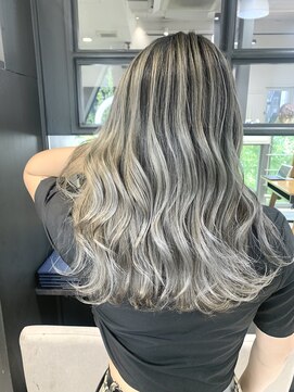 ロイオブジゼル(roi of GiseL) バレーヤージュカラーケアブリーチカラーハイトーンカラー