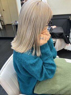 ヒート バイ アンカットラウンジ 渋谷(HEAT by UNCUT&LOUNGE) 切りっぱなし/ホワイトベージュ/ケアブリーチ/ミルクティー