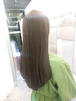 アナ ラーナ(Anna Lanna)&nbsp;美髪グレージュ×レイヤースタイル