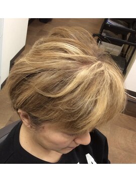 アドレス 三軒茶屋店(Address) メッシュ ショートヘア