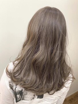 バランス 原宿 表参道(balance) 【白髪ぼかしハイライト】ナチュラルハイライト×ミルキー　YUKA