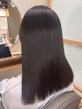 イゾラ(isola) 【isola】学割U24/学生カット/水トリートメント/サラツヤヘア