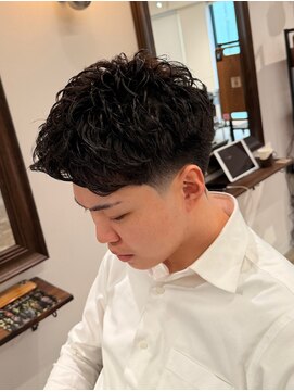 メゾンフォーメン 心斎橋店(Maison for men) スパイキーショート 癖毛風パーマ テーパーフェード