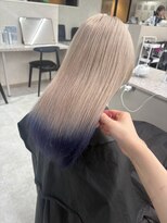 ソメルン 秋葉原 秋葉原で叶えるホワイトブロンド×ネイビーグラデ