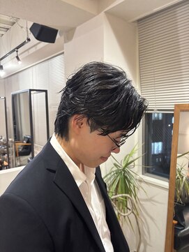 ボーイ(BOY) パーマ残りを活かした大人のニュアンスセンターパート