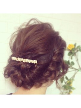 ヘアメイクサロンシャルメ(Hair Make Salon CHARMER) ゆるふわガーリーアップ