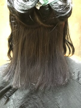 サロンドミルク 原宿(salon de MiLK) インナーカラーペールグレー