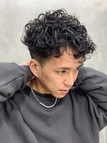 テトヘアー(teto hair) 黒髪パーマスパイラルランダムショート短髪前下がり刈り上げ