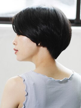 アンダートゥリー(_TREE) 大人ショートボブ「クールシック×抜け感」