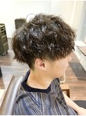 前下がりマッシュ 刈り上げ スパイラルパーマ ツーブロック