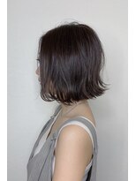 モルニ(MORNI)&nbsp;ダークカラー_マロンベージュ Aラインボブ かきあげ