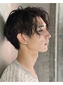 メンズヘア！ユニセックスな前下がりのパーマスタイル　黒髪ヘア
