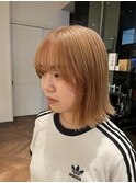 オレンジベージュ