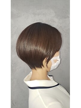 ニューカマー バイ ヘッドライト シブヤ(NEW COMER by HEADLIGHT shibuya) ショートボブ