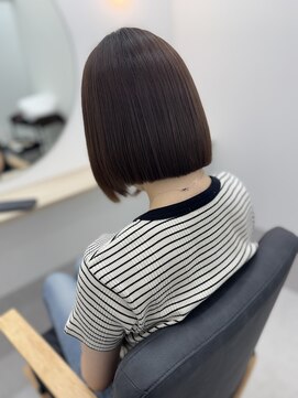 モモ(momo) おくれ毛顔周りレイヤー韓国ヘアロング_0001