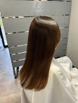 バフ(buff)の写真/buffの縮毛矯正で理想のナチュラルな艶やかストレートヘアへ♪エイジング毛ならではのお悩みにも◎