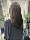 美髪大人女性のストレートスタイル