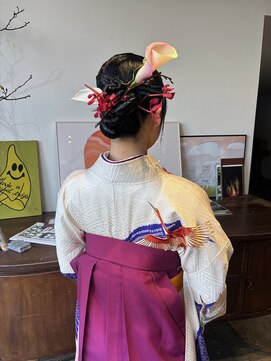 ヘアーアイストゥーレ(HAIR ICI TRE) 卒業式セット生花アレンジタイトアレンジネジネジアレンジ