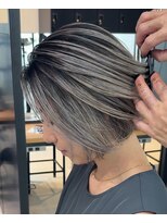 サロウィン 下北沢(SALOWIN)&nbsp;濃いめグレーのシャドールーツ