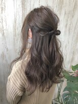 エストレーラ(estrela)&nbsp;『estrela』透明感ハーフアップアレンジ