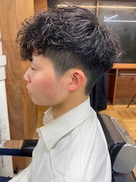 ロンド ローガン 名駅(Lond LOGAN) ナチュラルな刈り上げにスペインカール