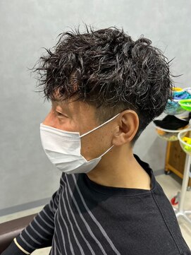 リット×ベリエ(Lit.×belier) ツイストスパイラルパーマ波巻きスパイラル刈り上げマッシュ