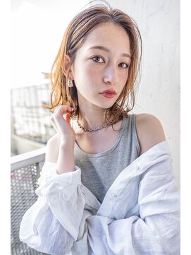 レゴ(REGO) グレージュカラーシルキーべージュ、デザインカラー斜めバング