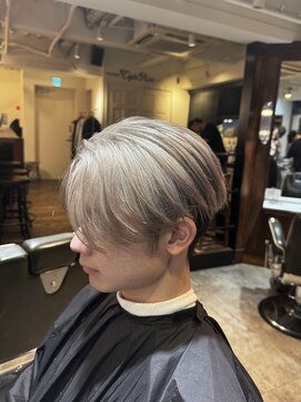 エイトメン 池袋東口店(EIGHT MEN) ホワイトグレージュ×前下がりセンターパート