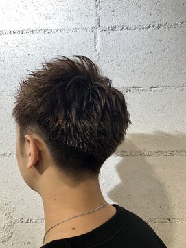 アクロ(ACRO) 刈り上げショート