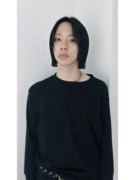 メゾンアクア 表参道(Maison ACQUA) =メンズボブ/フェザーパーマ/MEN’S HAIR/ブルーブラック