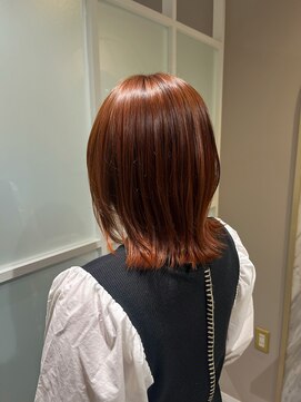 トッカ 高槻店(tocca) ツヤ感たっぷりのオレンジカラー