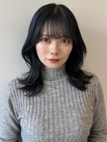ソラ 広尾店(SORA)&nbsp;ミディアムレイヤー/顔周りカット/ブルーブラック