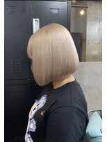 アン(Un)&nbsp;ボブ×ホワイトベージュ【心斎橋】【ケアブリーチ】
