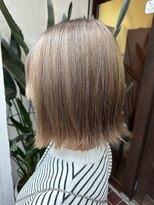 アン(Hair make un)&nbsp;ハイトーンカラー【インナーカラー/ダブルカラー/ブリーチ/韓国