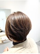 前下がりショートボブ/ショートレイヤー/ヘアマニキュア