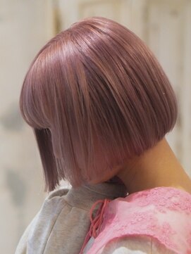 ニュイ(NUIT) ピンクベージュ丸みショートボブマッシュショートくびれショート