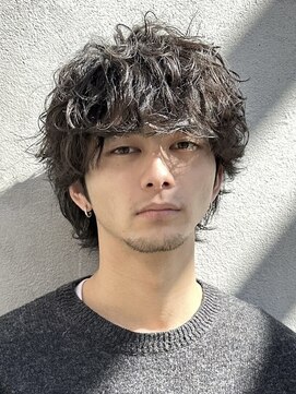 フィフス 仙台(fifth) 仙台波巻きパーマメンズマッシュセンターパートゆるめ強め30代