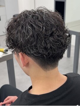 ノイセル 心斎橋(Noisyle) 刈り上げサーフカール×センターパート×海外ヘア×黒髪