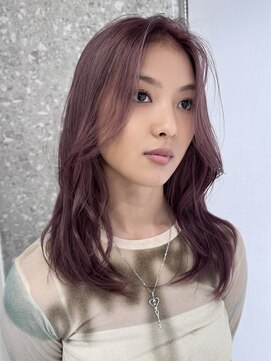 サンク 原宿 表参道(cinq) ハイトーンカラーミディアムレイヤーカットヘーゼルベージュボブ