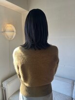 タヴィ(Tavi)&nbsp;ミディアムレイヤーの抜け感ヘア/レイヤーカット/外ハネミディ
