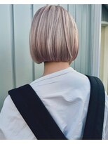 ウィットサークル(wit circle)&nbsp;ミニボブ　ハイトーン　ミルクティー　ダブルカラー　ページ