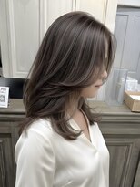 アデル 青山(Adele)&nbsp;白髪ぼかし×透明感ハイライトカラー