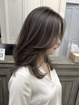 アデル 青山(Adele) 白髪ぼかし×透明感ハイライトカラー