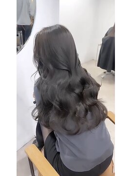 ムク 新宿(muc) 艶アッシュグレージュ×レイヤーカット