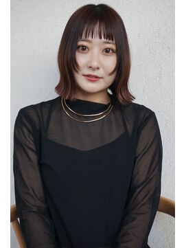 ガーデン オオタカノモリ(garden otakanomori) 20代30代40代に向けたふんわり切りっぱなしボブ