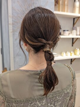 ポジ(poji) アレンジ　艶髪　髪質改善　ヘアセット　編みおろし　顔まわり