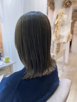 アミュー(amiu)&nbsp;透明感ハイライトオリーブベージュ