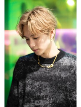 ユーフォリア 渋谷グランデ(Euphoria SHIBUYA GRANDE) スペインカール　フェザーショート　ミルクティカラー　メンズk